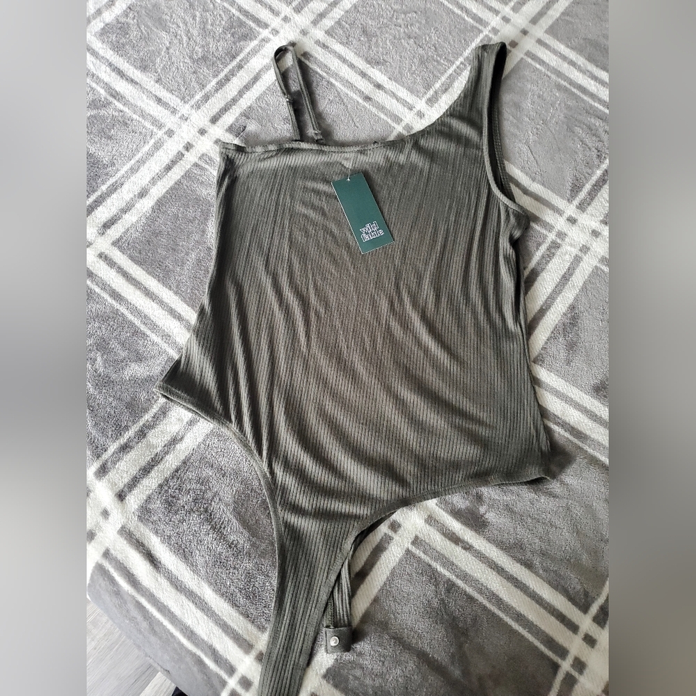 Women's Green Sleeveless Top